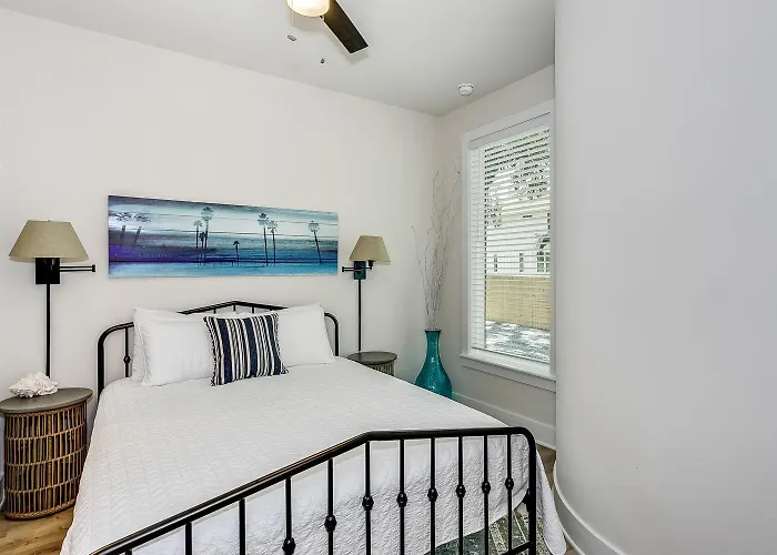 Downtown Townhome - Clubb St Holiday home