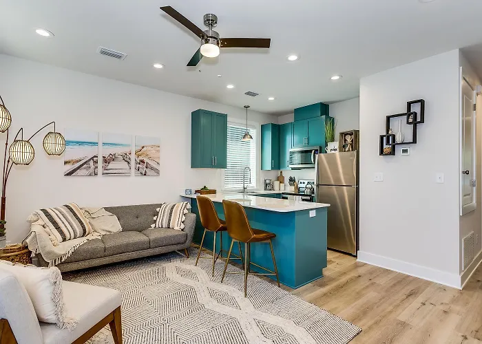 Downtown Townhome - Clubb St Holiday home *